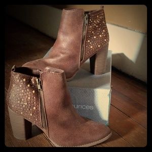 NWOT Brown sequined bootie heel!